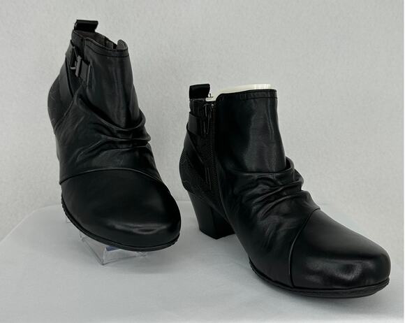 Earth Shoes - Earth Calgary Halifax Black Leather Side Zip Ankle Bootie 7.5W NWOT